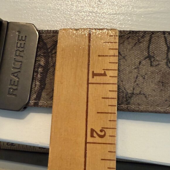 Realtree Mens Camouflage Belt With Metal Buckle 39" Length Durable For Outdoor A - Picture 4 of 5